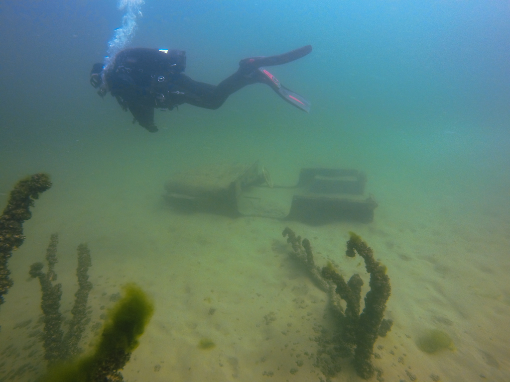Joel Silverstein SCUBA Diving at "Dive Site 5". Nathan Adler/RiverScene