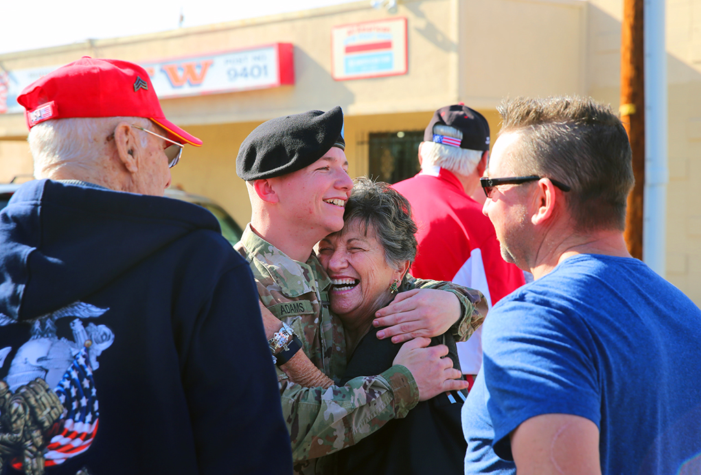 Soldier Gets A Holiday Welcome Home