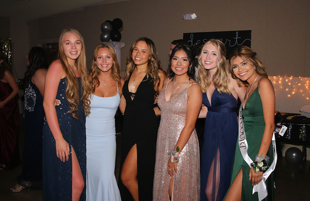 Parents Host Prom For Juniors and Seniors