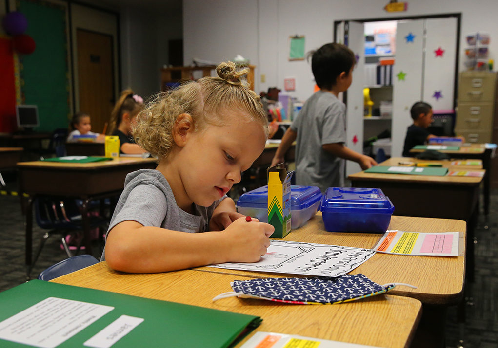 LHUSD Kindergarten Preview Night Prepares Families And Kids For School
