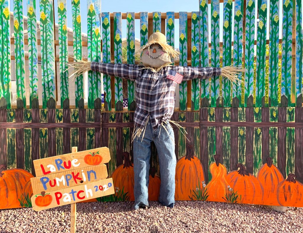 Jamaica Elementary Hosts  Scavenger Hunt Scarecrow Contest