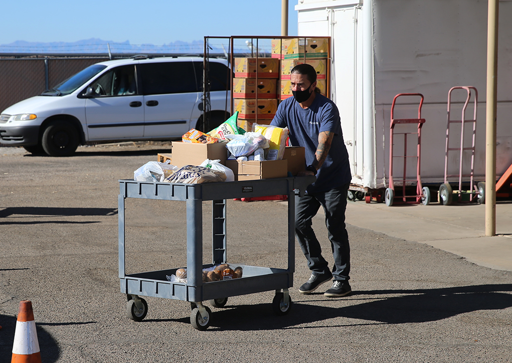 Lake Havasu City Community Helpers Ready For Difficult Thanksgiving