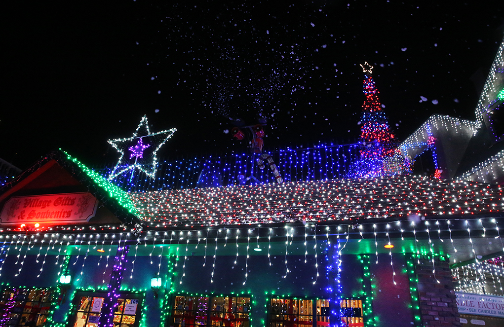 Holiday Lights English Village London Bridge 