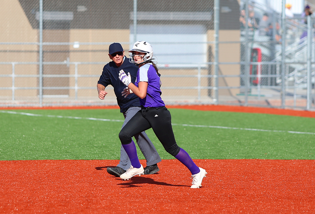 LHHS Knights Softball Has A Good Day