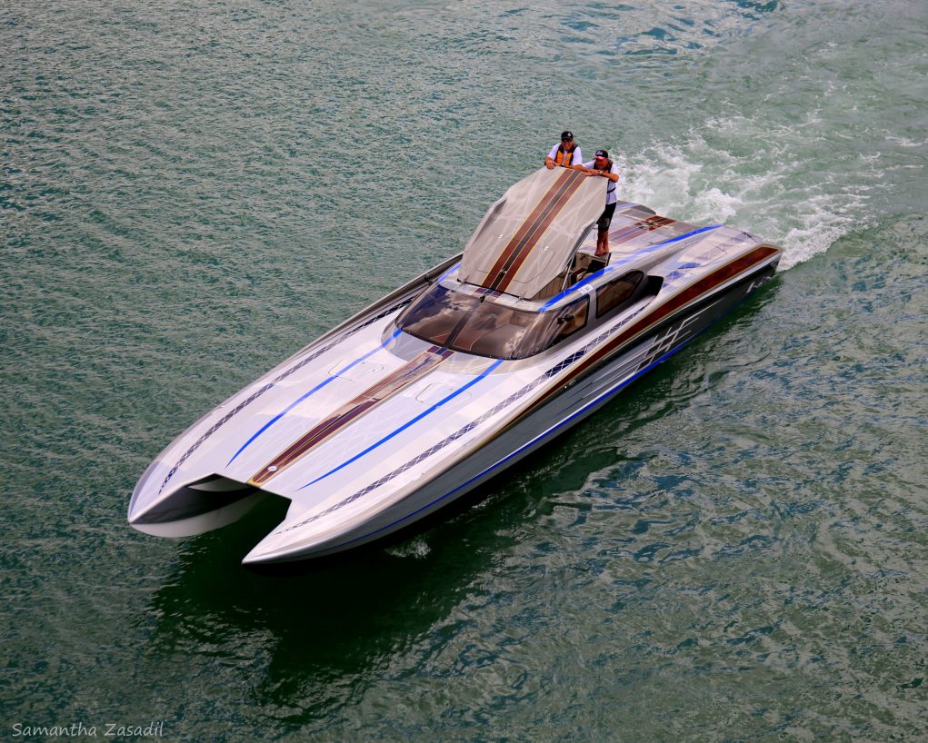 Desert Storm Boat Parade Wows With Power And Beauty