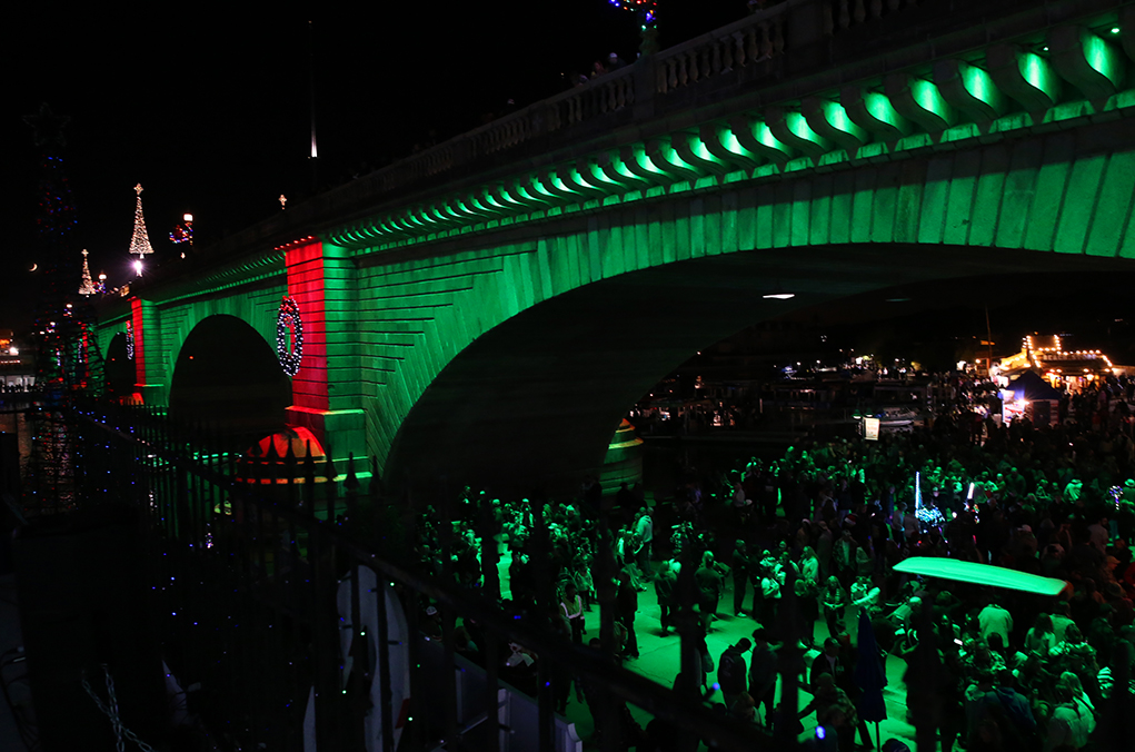 London Bridge And The English Village Sparkle For The Holidays