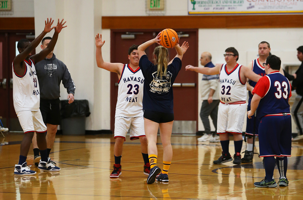 Lake Havasu Police Department plays basketball with Special Olympics athletes. Jillian Danielson/RiverScene