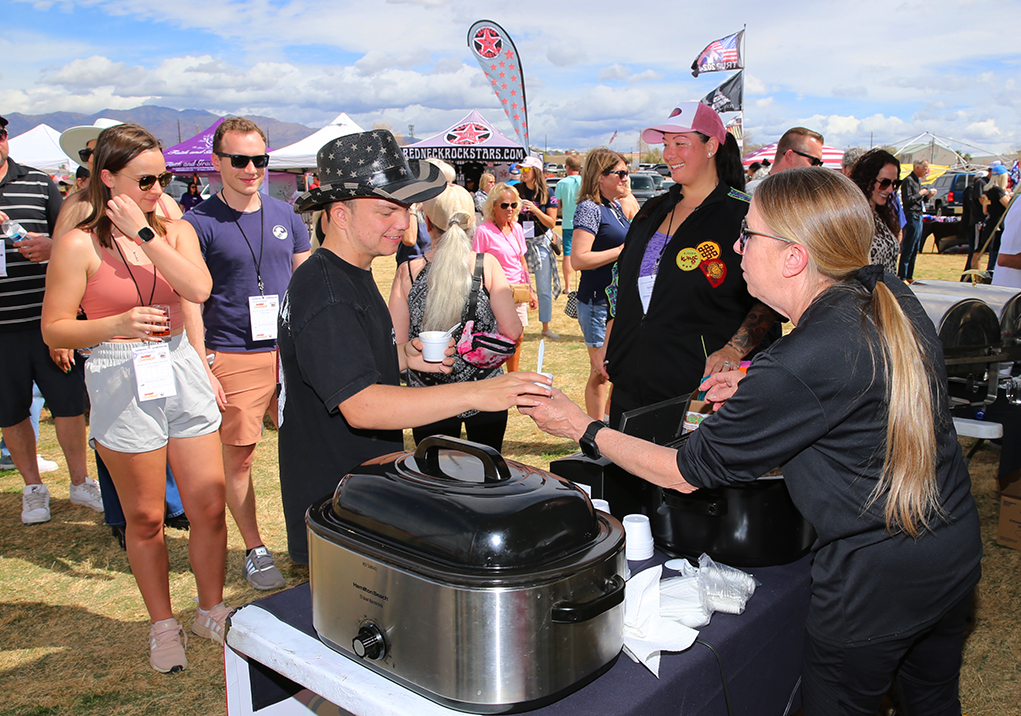 Chowderfest Brings Lively Cooking Competition, Fun To Havasu Windsor 4