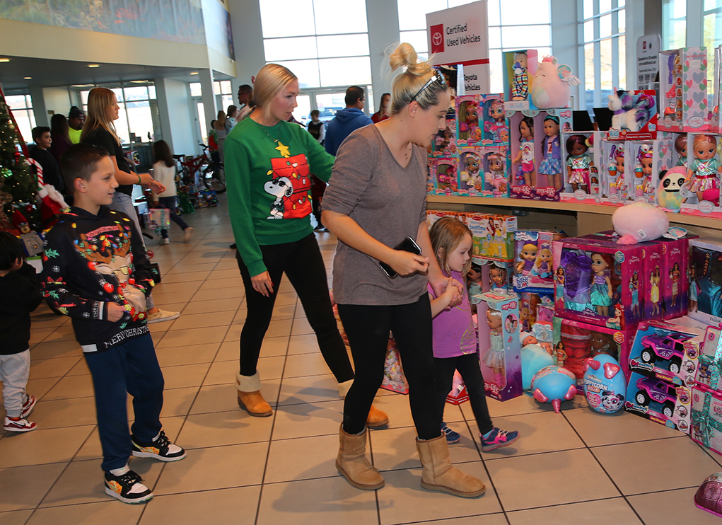 Anderson Toyota Giving Away Toys At Annual Toy Extravaganza Friday