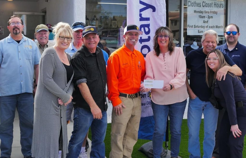 London Bridge Rotary Donates To Clothes Closet