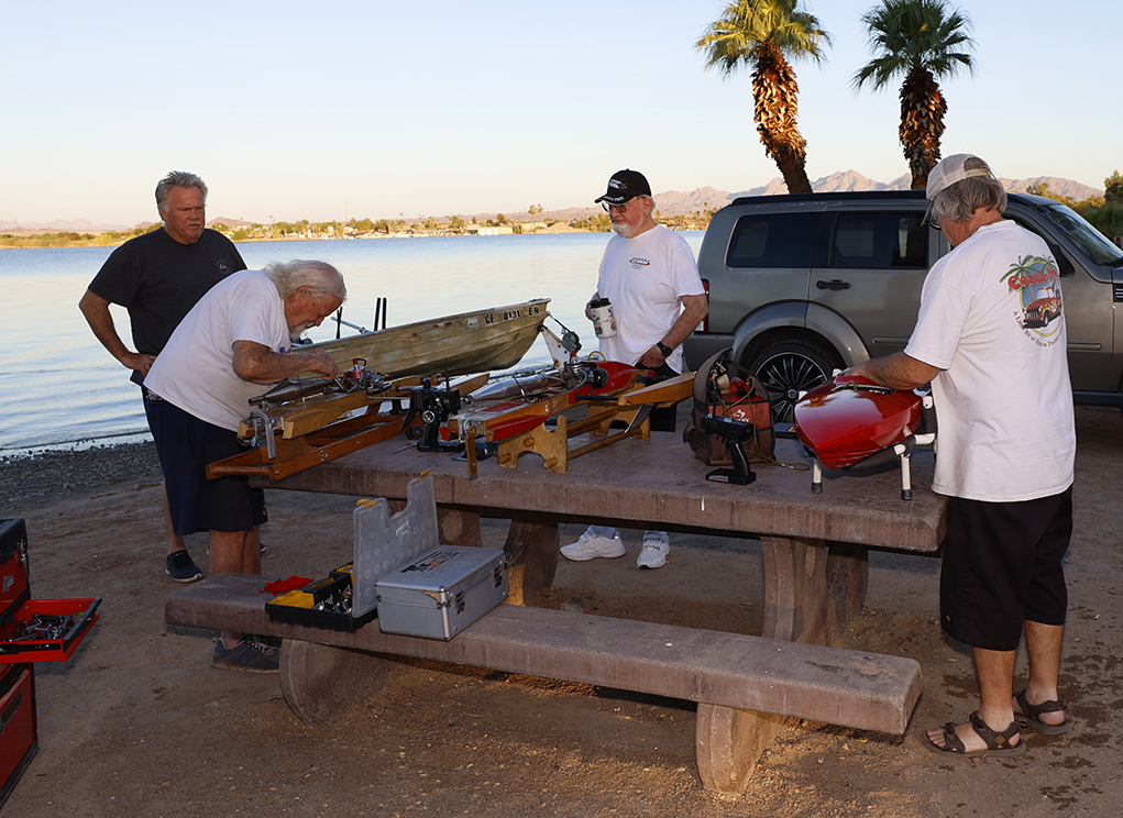 London Bridge Model Boat Racing Enthusiasts Gather For Fun And Sport