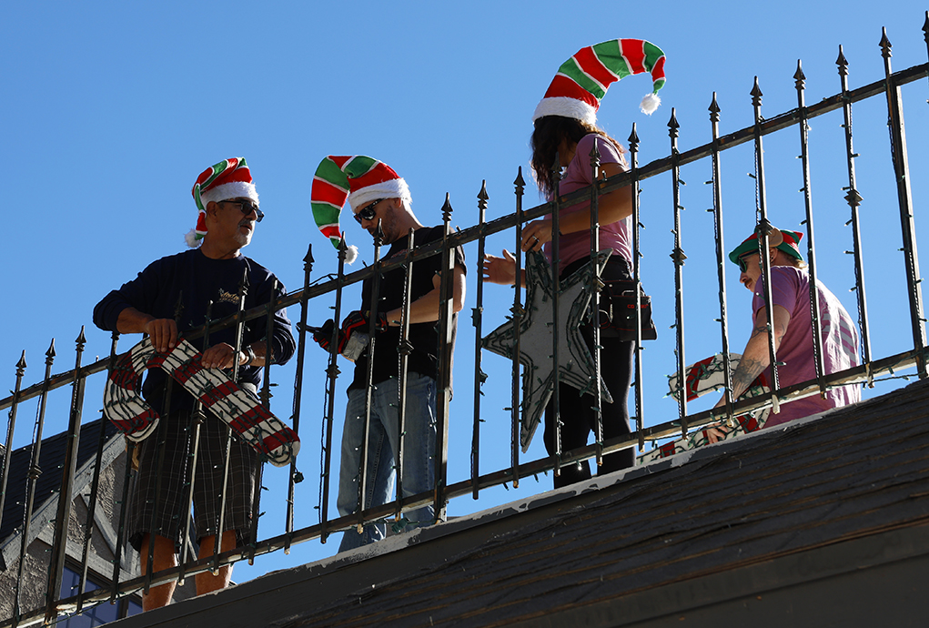 London Bridge Resort Lake Havasu Christmas Lights RiverScene Magazine 