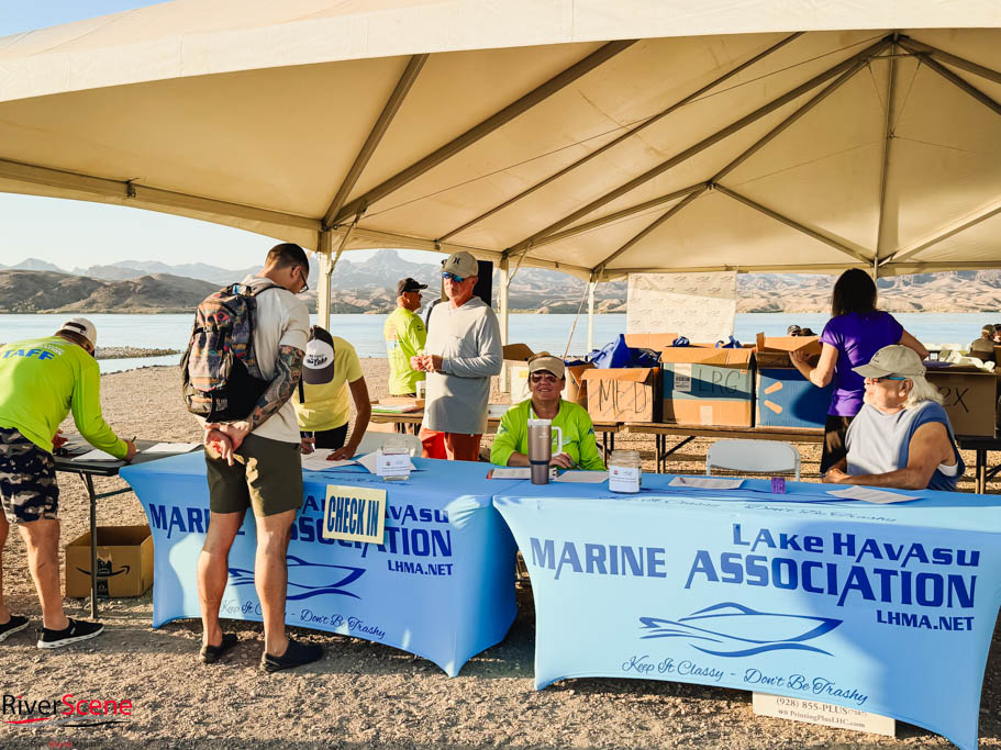 Lake Clean Up Day / Lake Havasu Marine Association