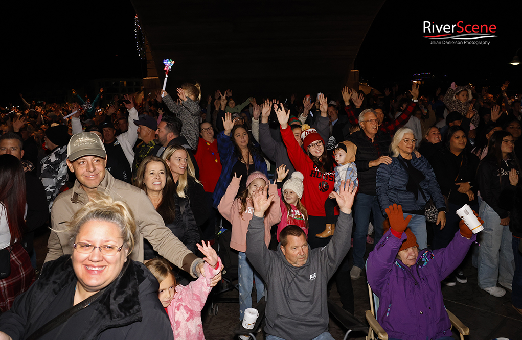 RiverScene Magazine London Bridge Lighting Festival of Lights London Bridge Resort Lake Havasu City Swim across the channel Bridgewater Channel