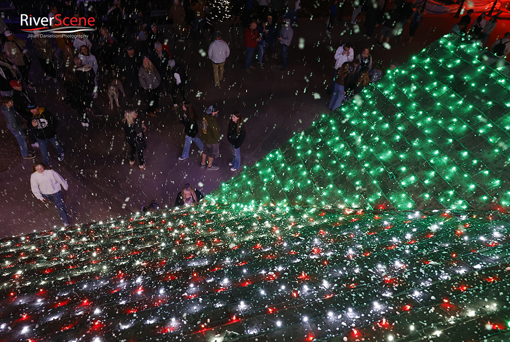 RiverScene Magazine London Bridge Lighting Festival of Lights London Bridge Resort Lake Havasu City Swim across the channel Bridgewater Channel