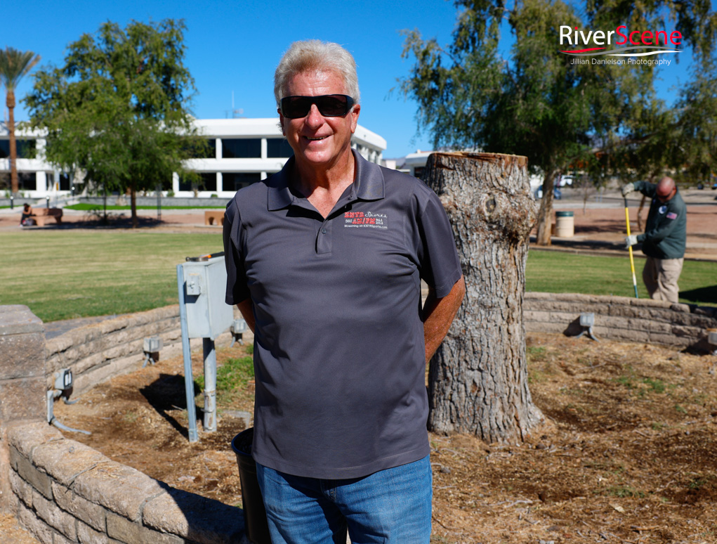 Christmas Tree Wheeler Park RiverScene Magazine Jillian Danielson Photography Havasu Pioneers Parks and Recreation Lake Havasu 