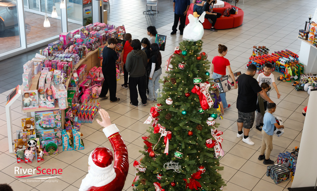 Anderson Toyota Spreads Christmas Cheer
